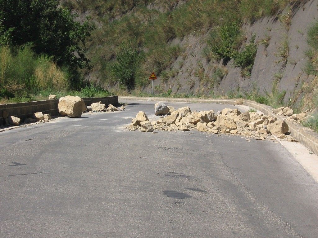 Caduta massi sulla Sp 17 a Villasimius, la strada è stata riaperta