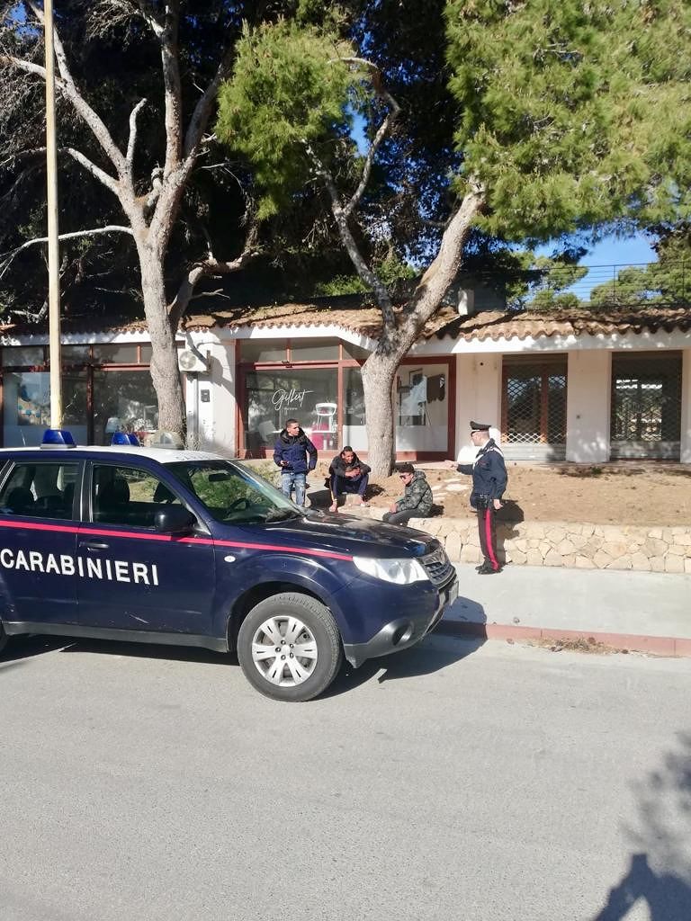Riprendono gli sbarchi sulle coste sarde: 15 algerini rintracciati dai carabinieri a S.Anna Arresi