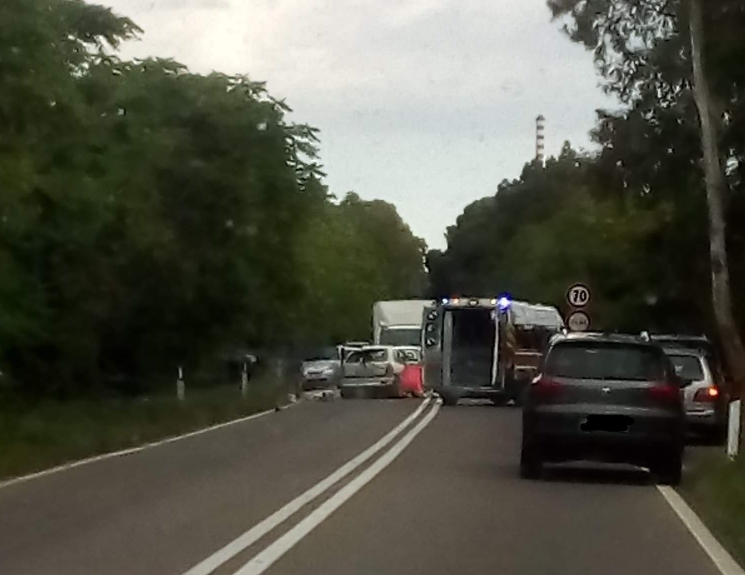 Tragico scontro frontale tra auto a Sarroch, un morto e 4 feriti gravi