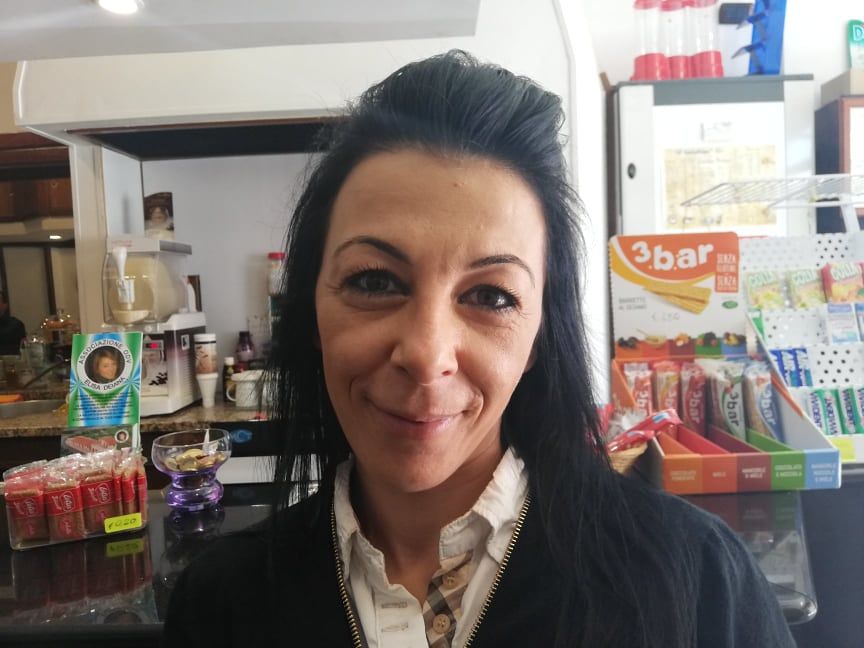 Cristina, barista di Cagliari: “L’inglese con i turisti? Non lo so parlare ma mi pagano lo stesso”