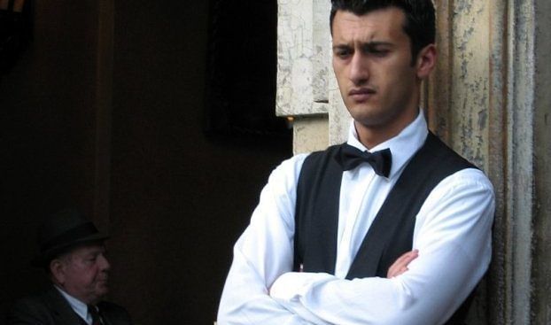 Francesco, cameriere sardo: “Vi spiego come siamo sfruttati, sottopagati e costretti a lavorare in nero”