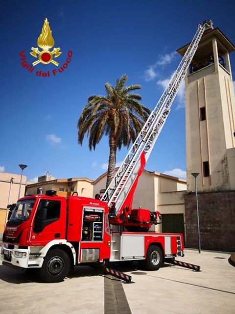 Quartu, per il forte vento si stacca e si spezza la croce del campanile del Sacro Cuore