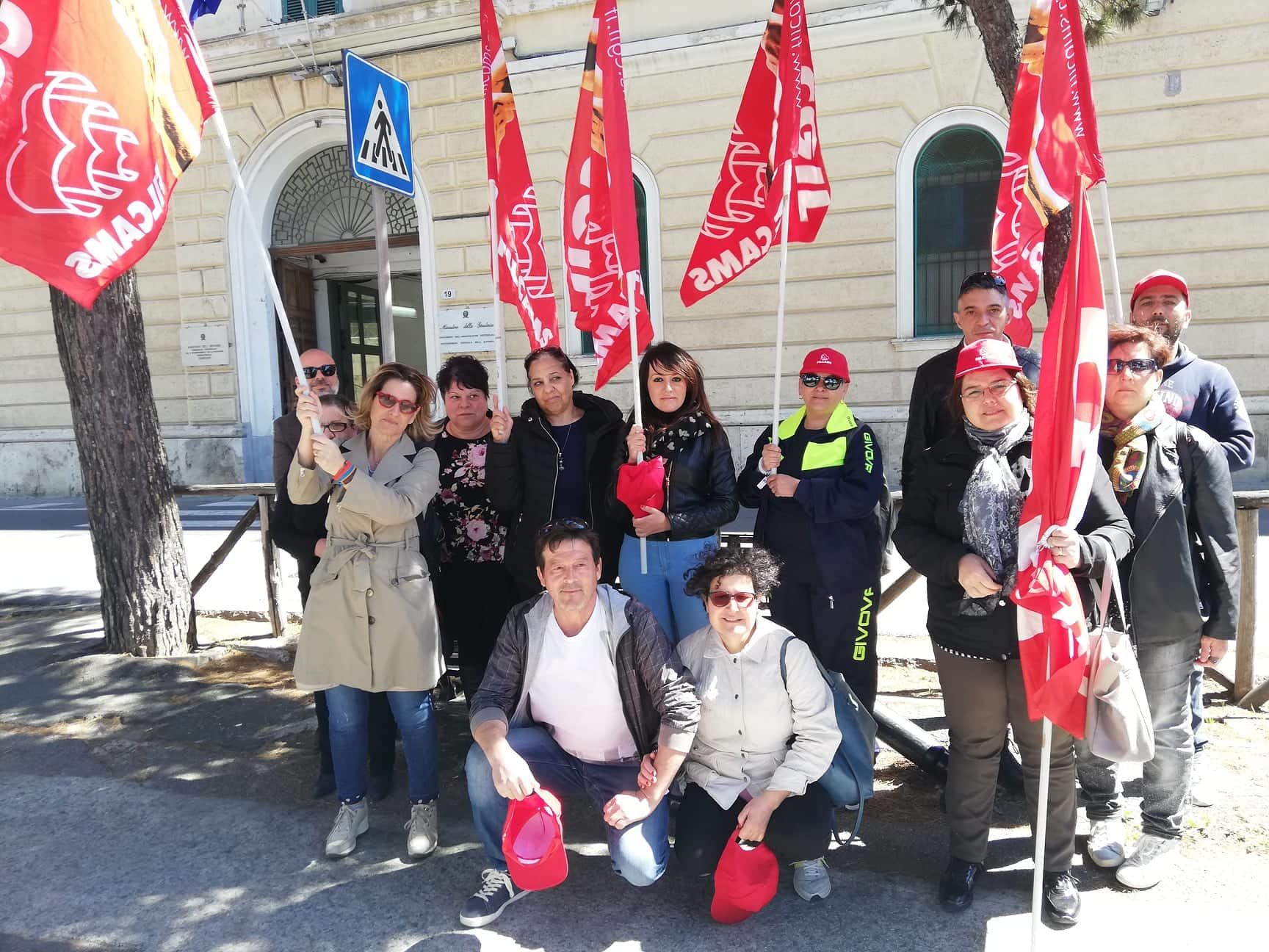 Il dramma dei cuochi delle carceri sarde: “Ci stanno licenziando, siamo disperati”