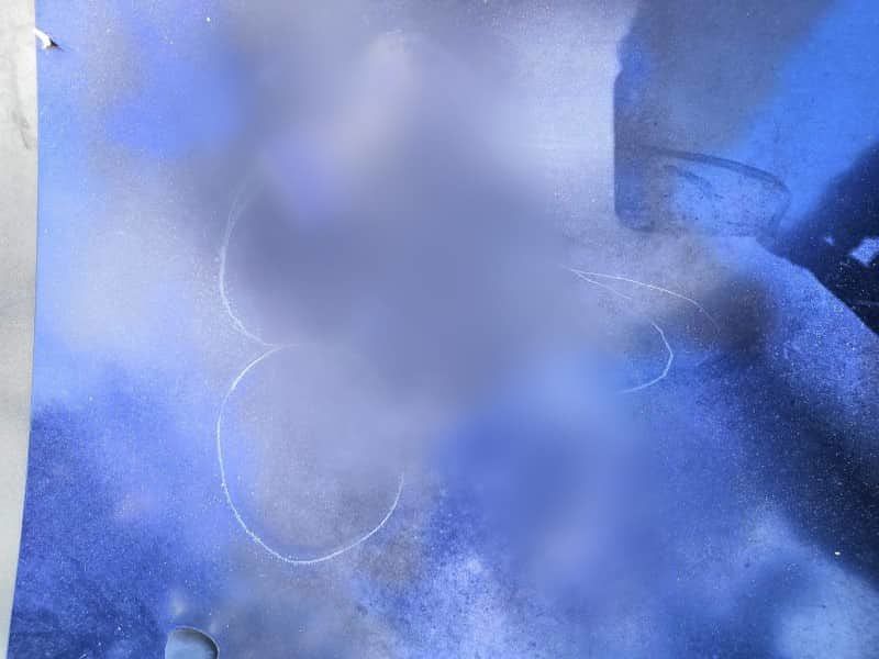 Parcheggiatori abusivi a Cagliari, studentessa trova un fallo inciso sull’auto: “Ti è piaciuto il disegno”?