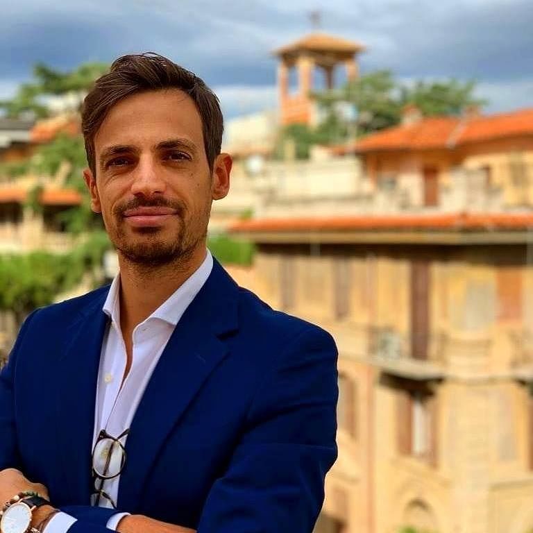 Europee, in Sardegna M5Stelle sfida Berlusconi e Cicu: “Due dinosauri della politica”