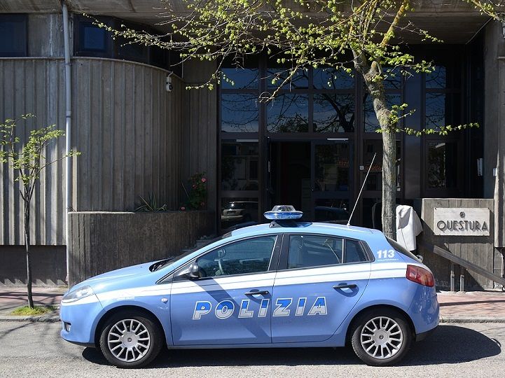 Cattive frequentazioni, schiamazzi e reati: licenza sospesa per il circolo “Jana” a Nuoro