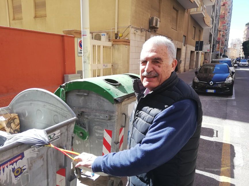 Cagliari, mastelli “a sorpresa” a San Benedetto: “Le strade saranno uno schifo per la gioia di topi e gabbiani”