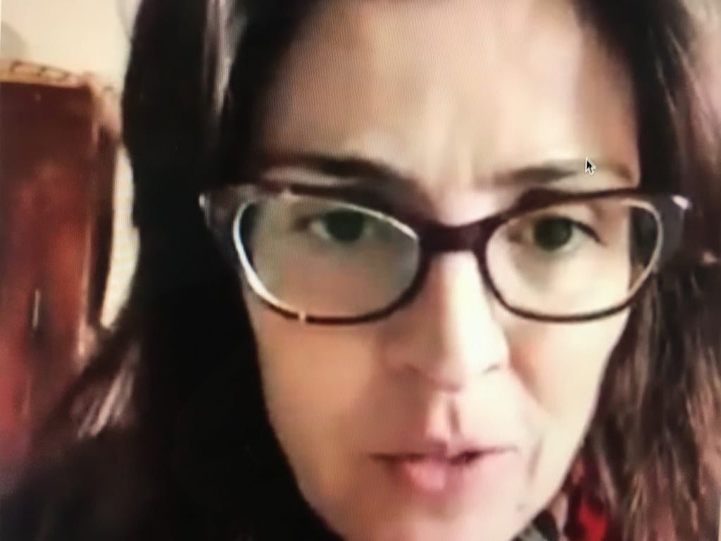 La mamma coraggio sarda ai bulli: “Vi lancio una sfida d’amore: rispettate le persone fragili, mio figlio come un cristallo, non lanciate le pietre…”