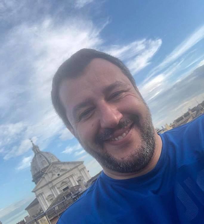 Cannabis, Salvini: “Mi dispiace per i posti di lavoro ma il messaggio è chiaro”