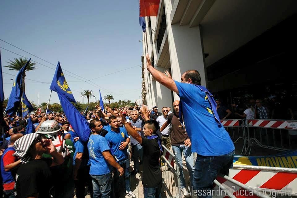 Caro latte, pastori sardi pronti a una nuova rivolta: “La politica? Si è mossa solo per le elezioni”