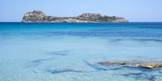 Addio servitù militari, alla Regione le spiagge gioiello di Porto Tramatzu e S’Enna e S’Arca