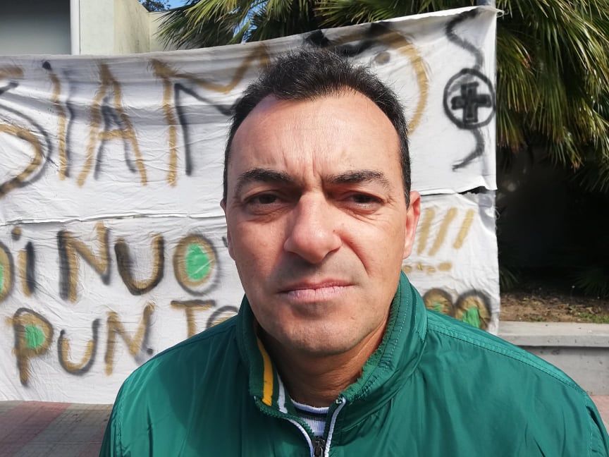 Sandro di Quartu, giardiniere disoccupato: “Grazie Delunas, chi darà da mangiare a mia moglie e mia figlia?”