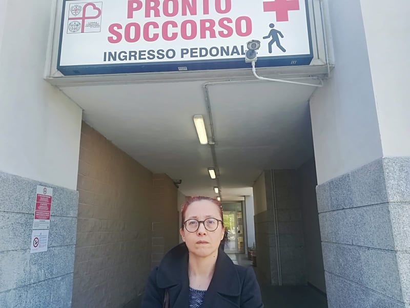 Monserrato, “mia mamma lasciata per 12 ore su una barella al Policlinico”. L’ospedale: “Non era in gravi condizioni”