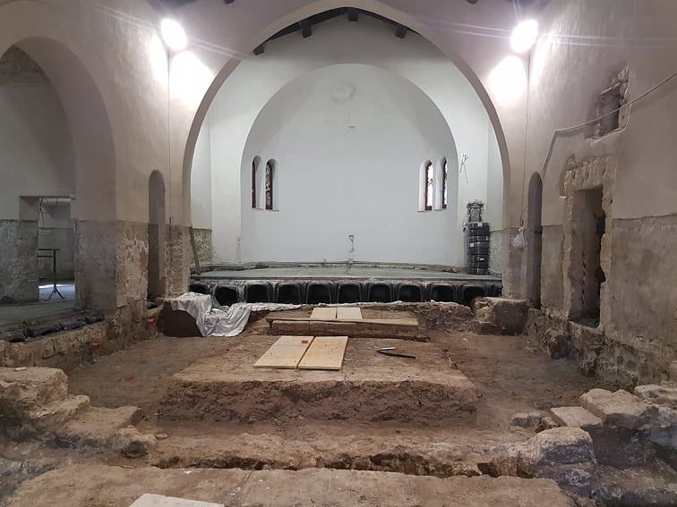 Cagliari, scheletri e tesori a Sant’Avendrace: nella nuova chiesa un museo e un ossario