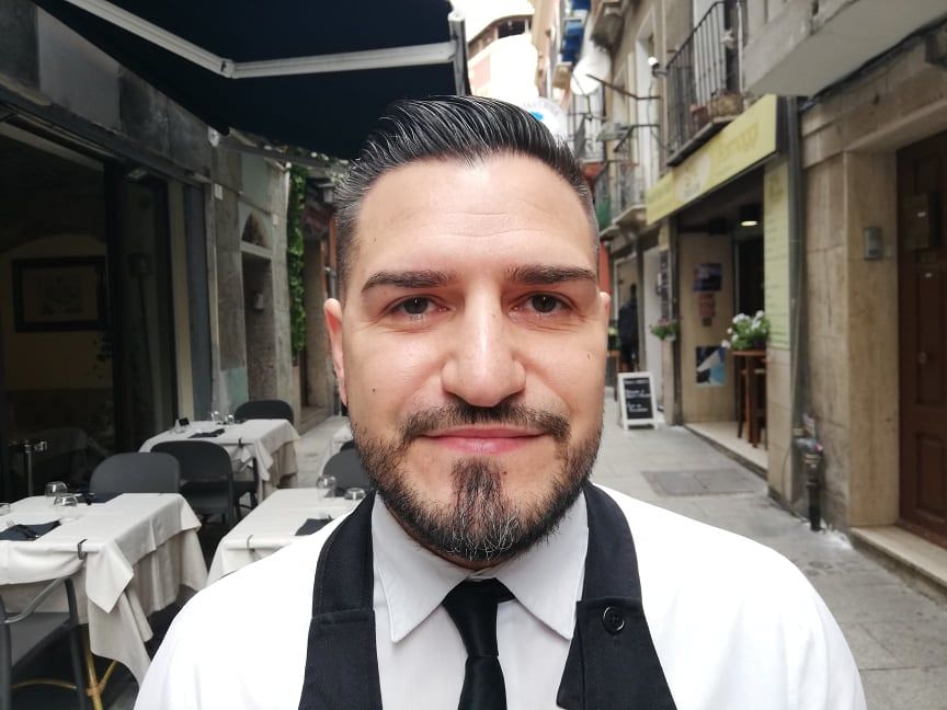 “Quasi tutti i camerieri di Cagliari sono professionisti, dopo anni di studi e sacrifici ho un contratto”