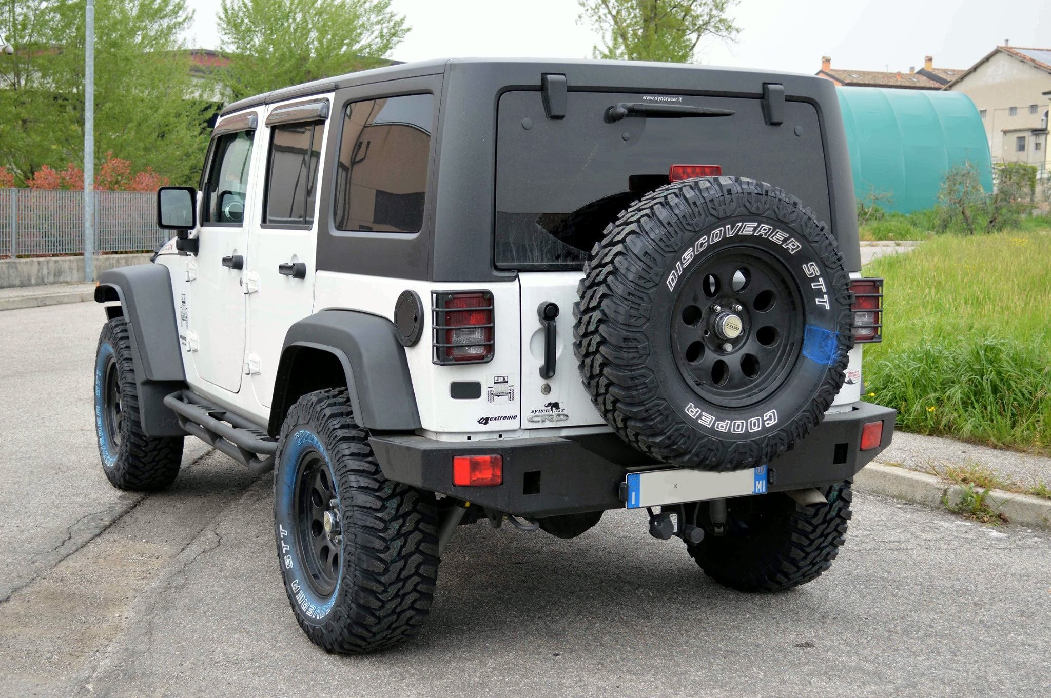 Pula, ecco il fuoristrada che ha devastato il parco di Santa Margherita: “Caro automobilista, auto denunciati”