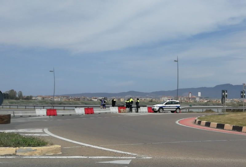Quartu, primo giorno con il lungosaline di viale Colombo chiuso: arrivano barriere e vigili