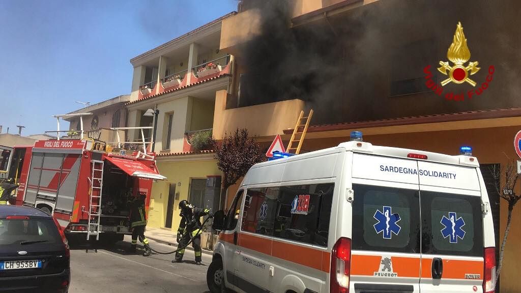 Paura a Sestu, in fiamme un appartamento: una persona intossicata