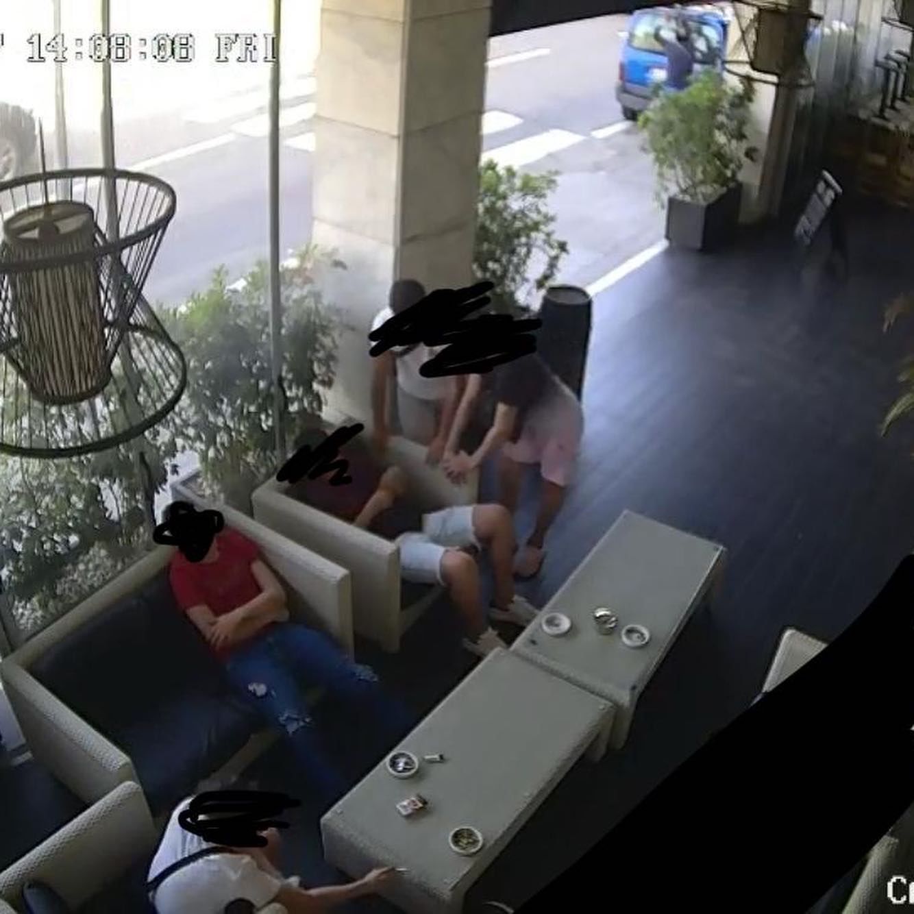 Cagliari, via dal ristorante giapponese senza pagare: “Vi abbiamo visto, c’è il video”