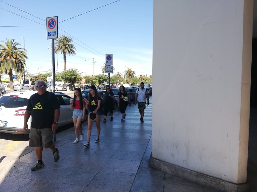 Cagliari, affari d’oro per bar e ristoranti con i fan di Vasco: “Dovrebbe fare un concerto alla settimana”