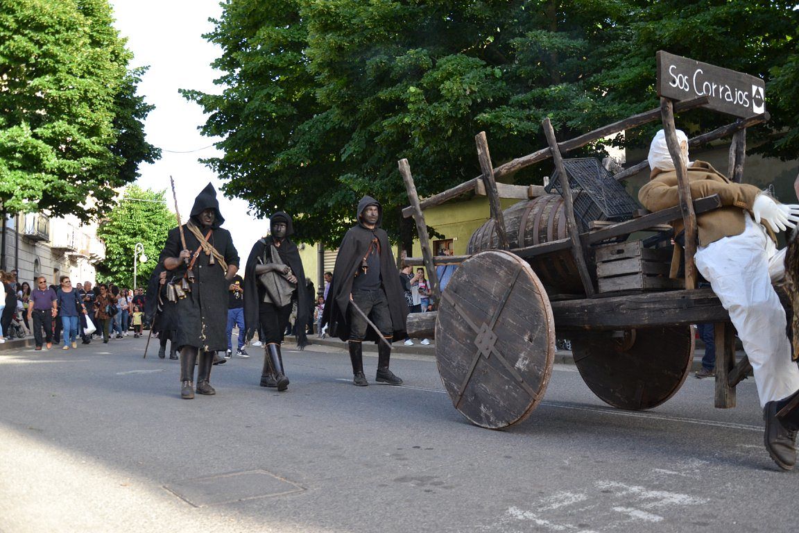 Paulilatino, ritorna “Attoppa a Paule”: da “Sa tundidura” alla ferratura del cavallo un weekend di cultura