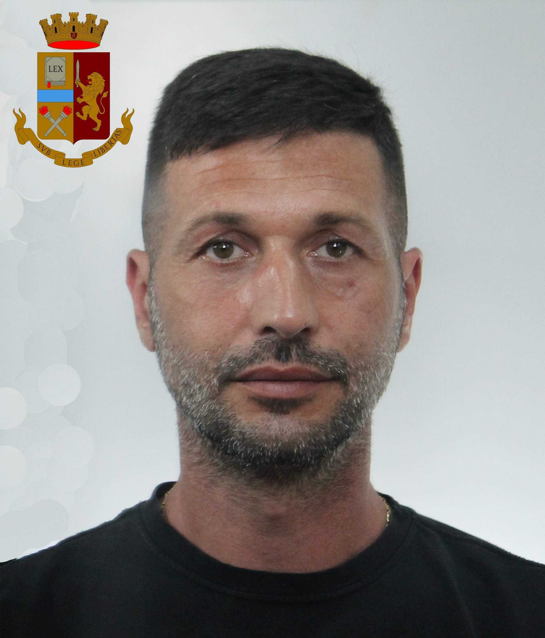 In casa una serra con 150 piante di marijuana: un arresto a Sarroch