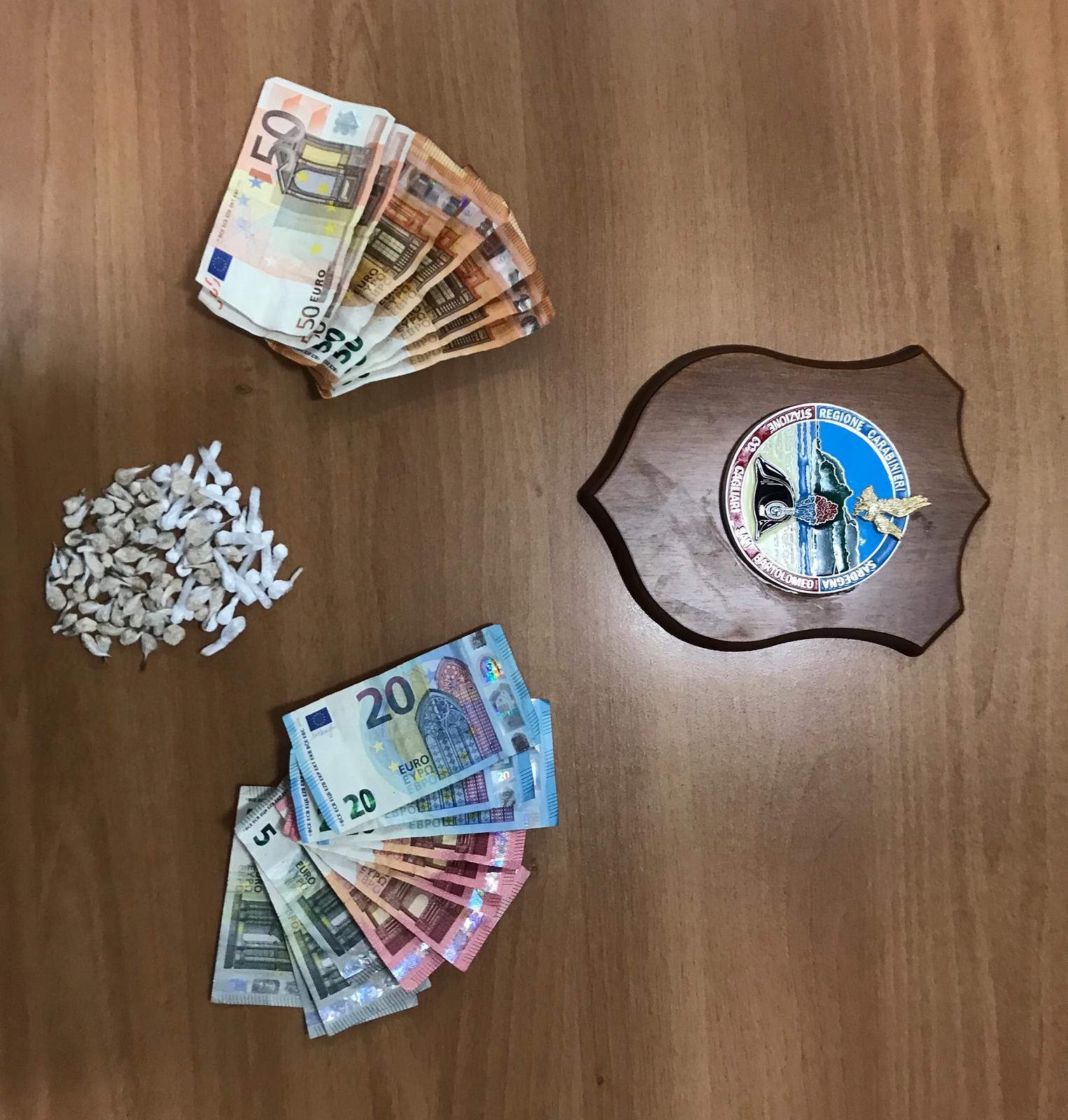 Blitz anti droga dei carabinieri a Sant’Elia: spuntano cocaina ed eroina, arrestato un 34 enne, denunciato il complice