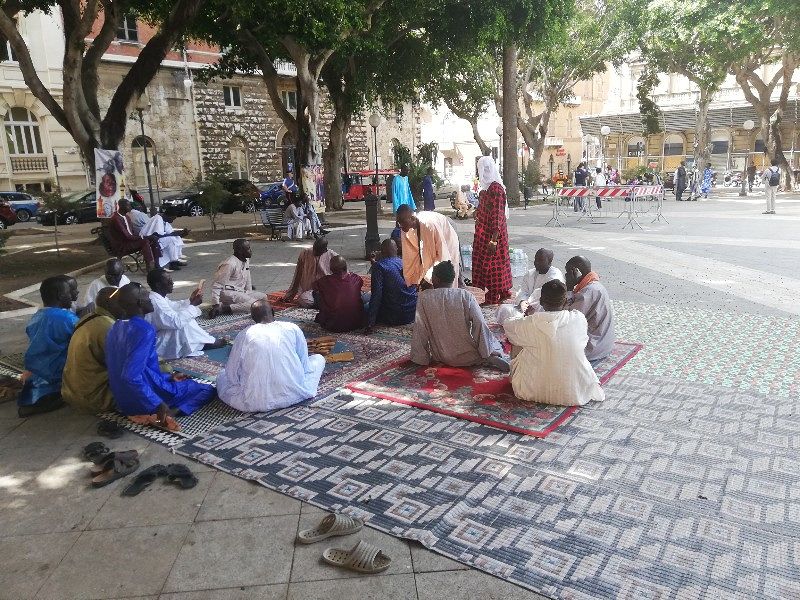 Senegalesi da tutta la Sardegna a Cagliari per ricordare Cheikh Ahmadou Bamba Mbackè