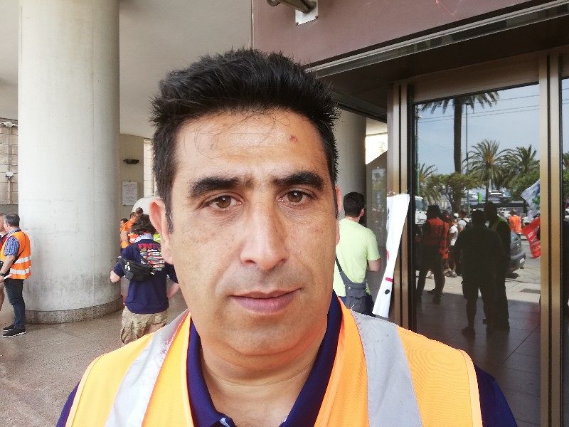 Claudio di San Gavino: “Io, portuale a rischio licenziamento a 49 anni: che futuro darò ai miei figli?”