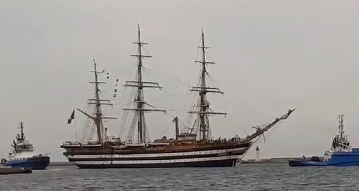 L’Amerigo Vespucci, “la nave più bella del mondo” in sosta al porto di Cagliari
