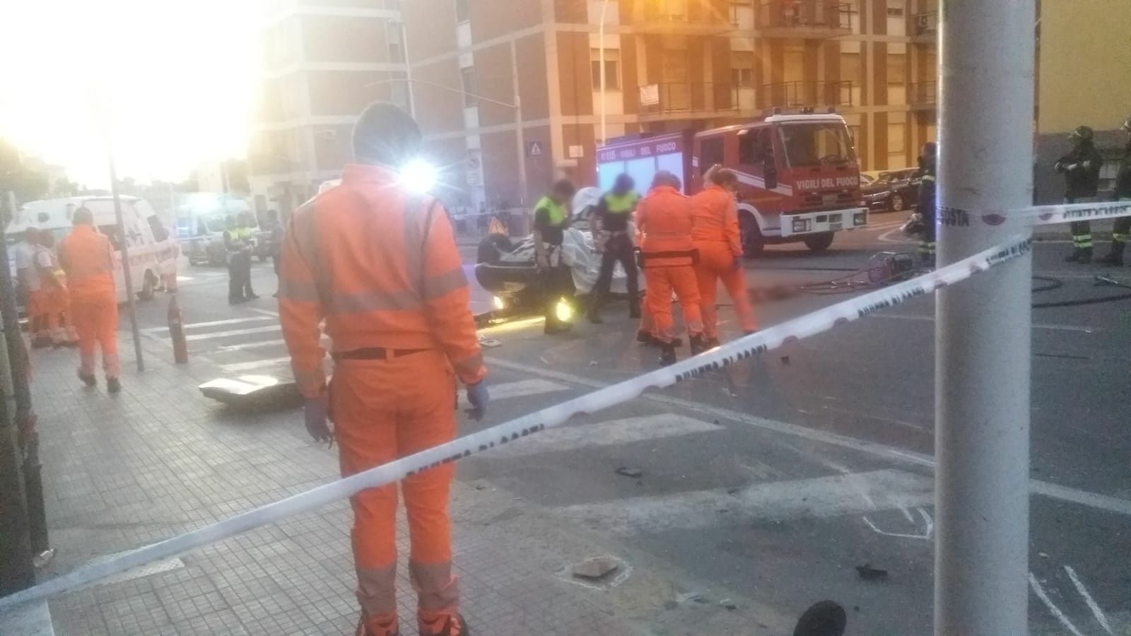 Alba di sangue a Cagliari, incidente in via Cadello: un morto
