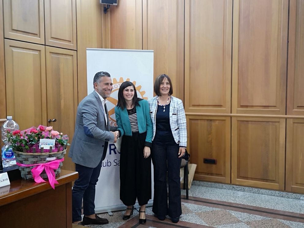 Studentessa di Sassari scrive tesi sulle famiglie omogenitoriali e vince 500 euro: “Ancora troppe disuguaglianze sessuali”