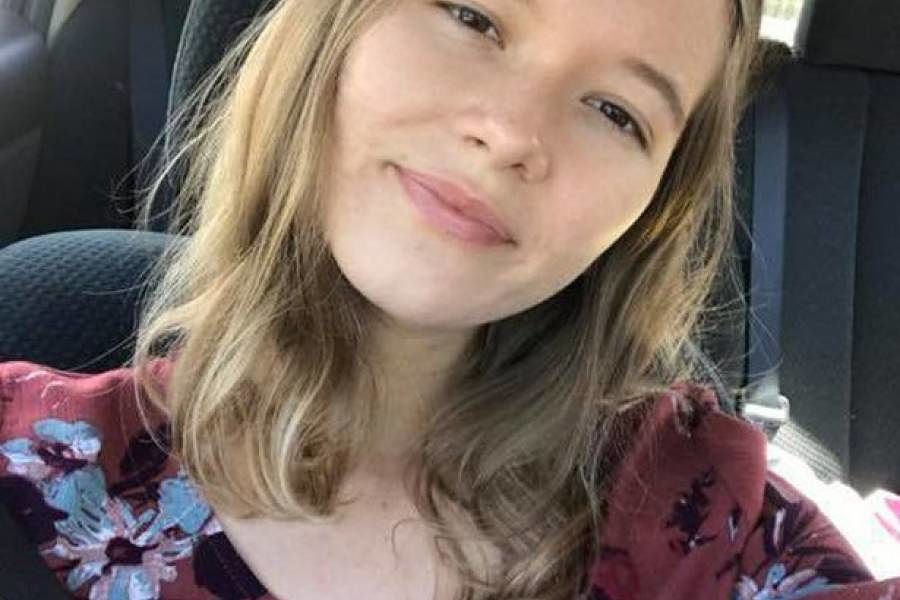 Orrore alle Bahamas, studentessa sbranata da tre squali tigre mentre fa snorkeling