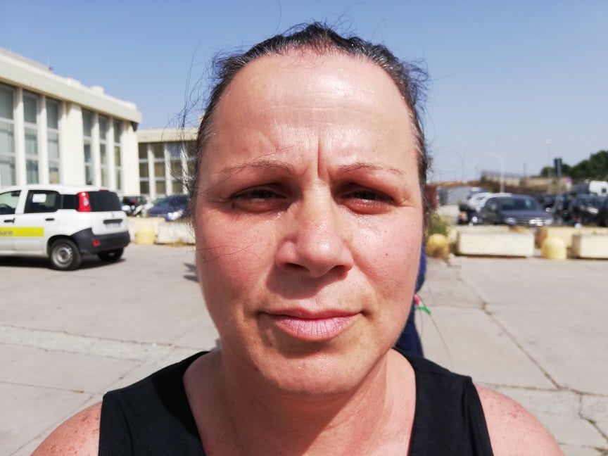 Betty di Cagliari, operaia disperata: “Senza stipendio da mesi e con tre figli che hanno fame”