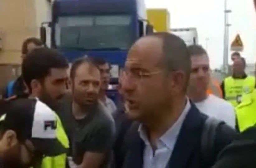 Chiuso il Porto Canale a Cagliari, Deiana contestato dai lavoratori