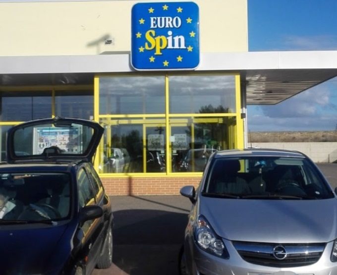 Allarme all’Eurospin di Serramanna: “Ecco come gli ambulanti truffano i clienti”