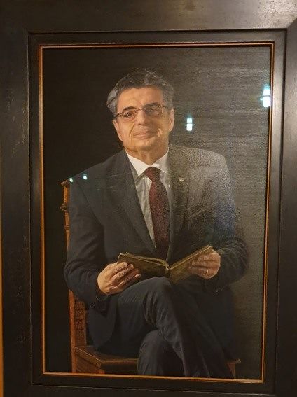 Regione Sardegna, Manca del M5S: “Spesi oltre tredici mila euro per un ritratto”