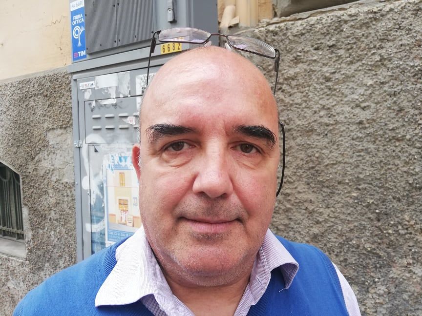 Marcello, prof di Cagliari: “Vivo nel Corso, troppo caos tra tavolini e artisti di strada che suonano”