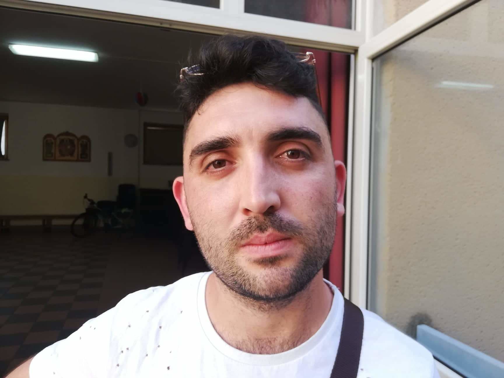 Demis, ristoratore di Cagliari: “Da due settimane non mi ritirano la plastica, ho i mastelli pieni”