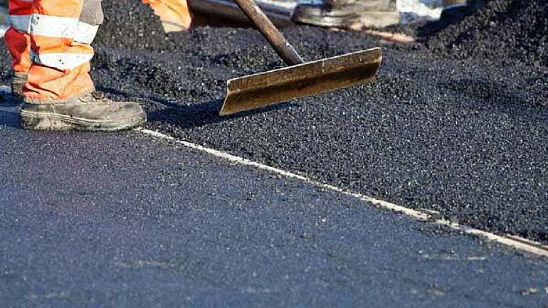 Rifacimento della pavimentazione stradale in via Is Mirrionis, inevitabili disagi al traffico