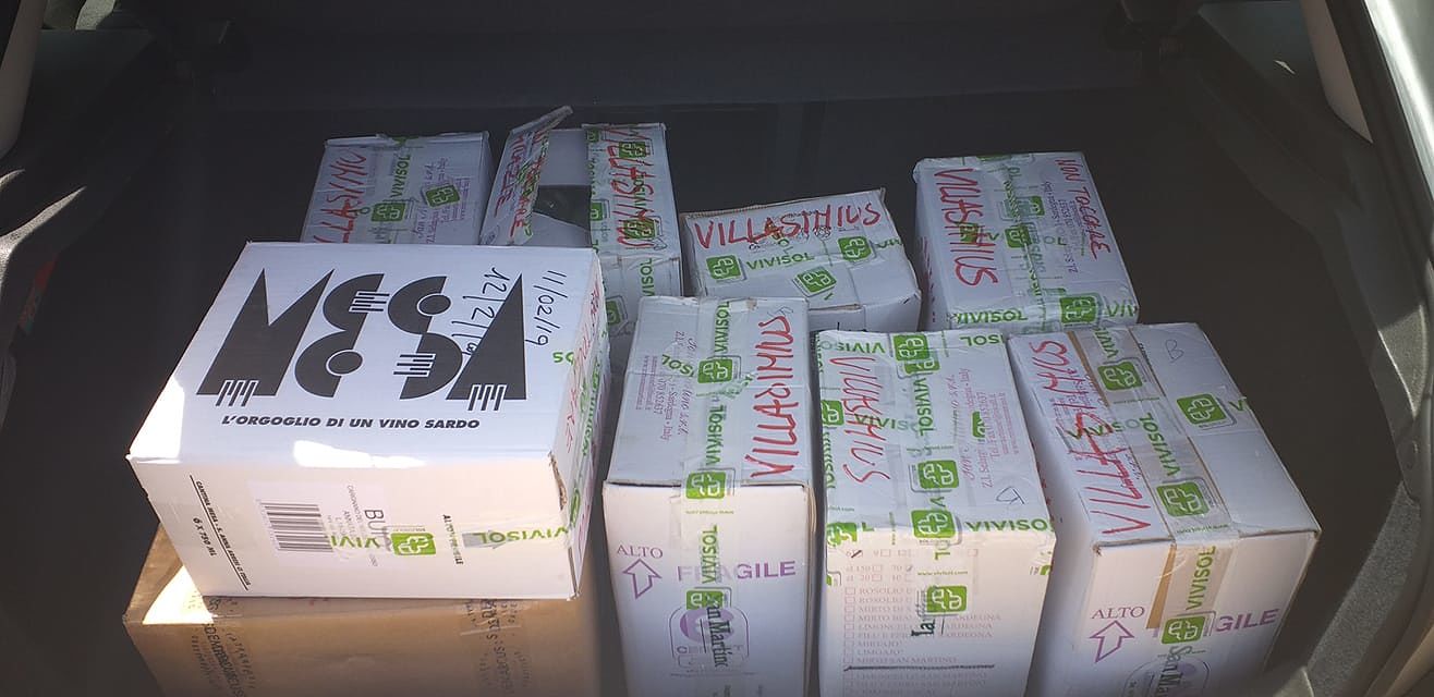 La razzia dei turisti a Villasimius: “Pietre e conchiglie delle spiagge portate via come souvenir, multe salate”