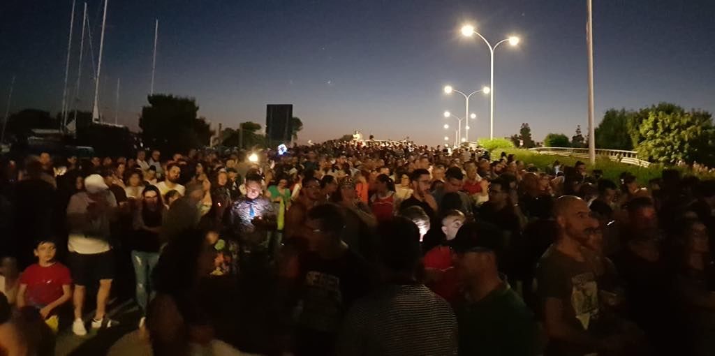 Vasco Rossi a Cagliari, centinaia di “portoghesi” in strada invadono viale Ferrara: è il concerto a scrocco