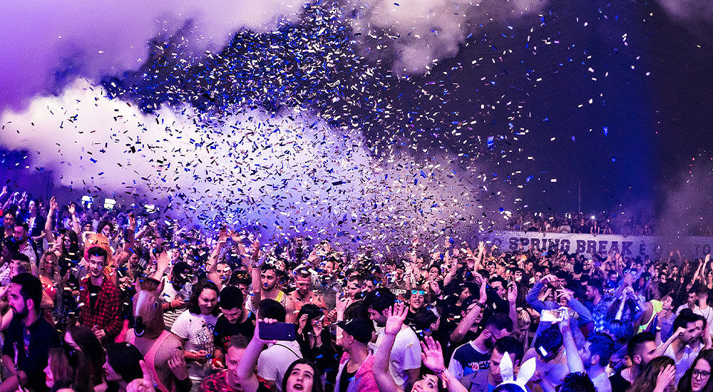 San Gavino si tinge di Viola: una notte di sport, shopping, eventi e tanto colore