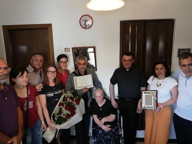 Samatzai, la grande festa per i 100 anni di zia Gina: la nuova centenaria del paese