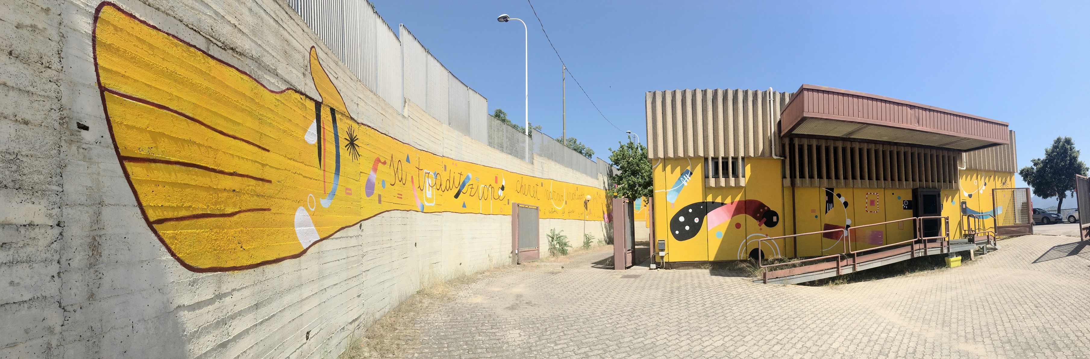 Un nuovo murale ad Orgosolo colora la facciata delle Poste