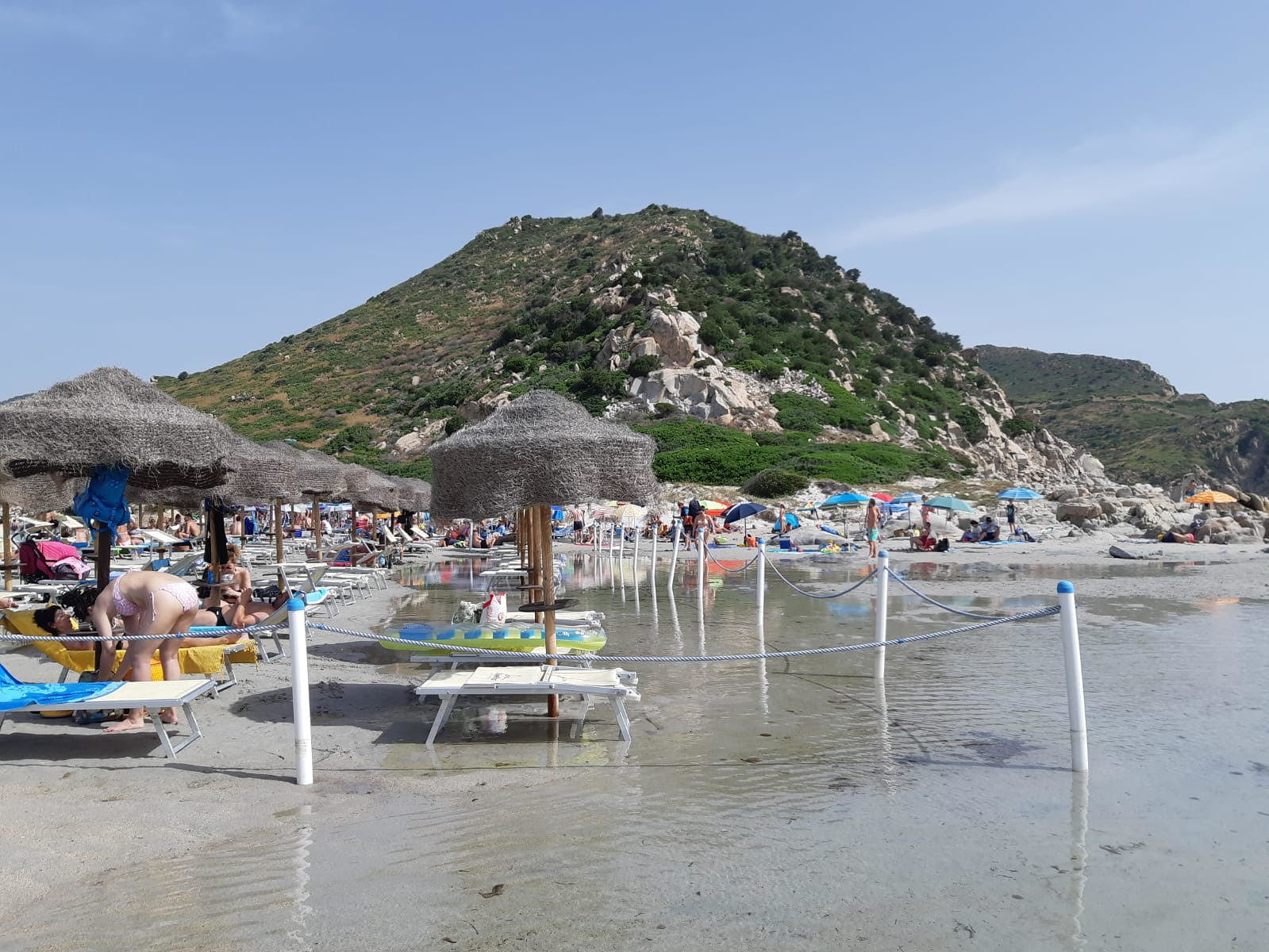 Villasimius, la denuncia del Grig: “A Punta Molentis si recinta anche il mare”