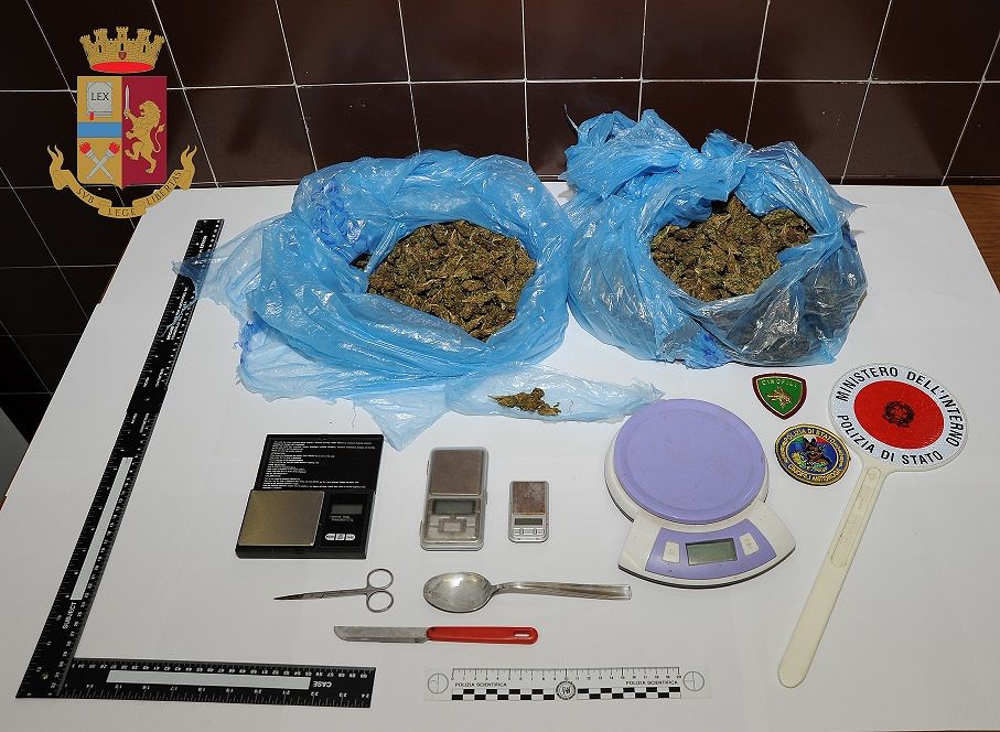 Detenzione e spaccio di marijuana, coppia di conviventi in manette a Nuoro