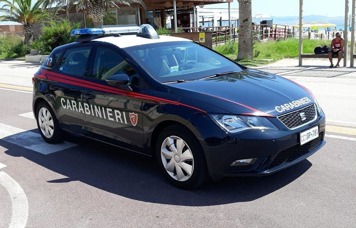 Cagliari, ruba una bicicletta al Poetto e tenta la fuga: 43enne algerino arrestato