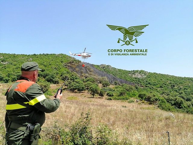 Ancora fiamme sull’Isola: spenti due incendi con i mezzi aerei della Regione