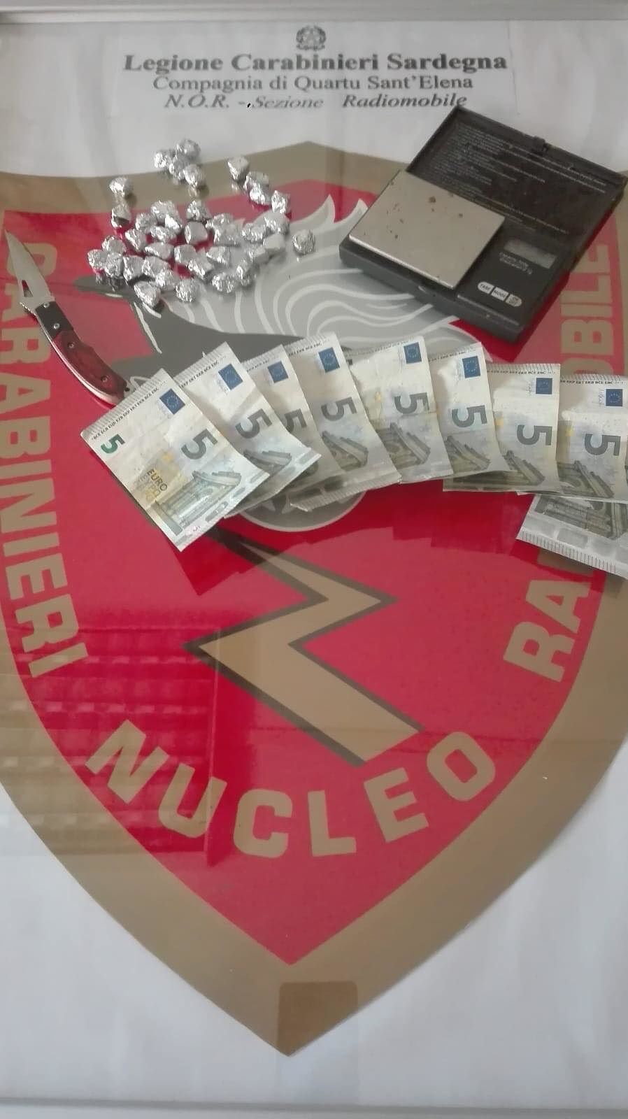 Hashish e denaro contante in casa: nei guai 20enne a Quartu